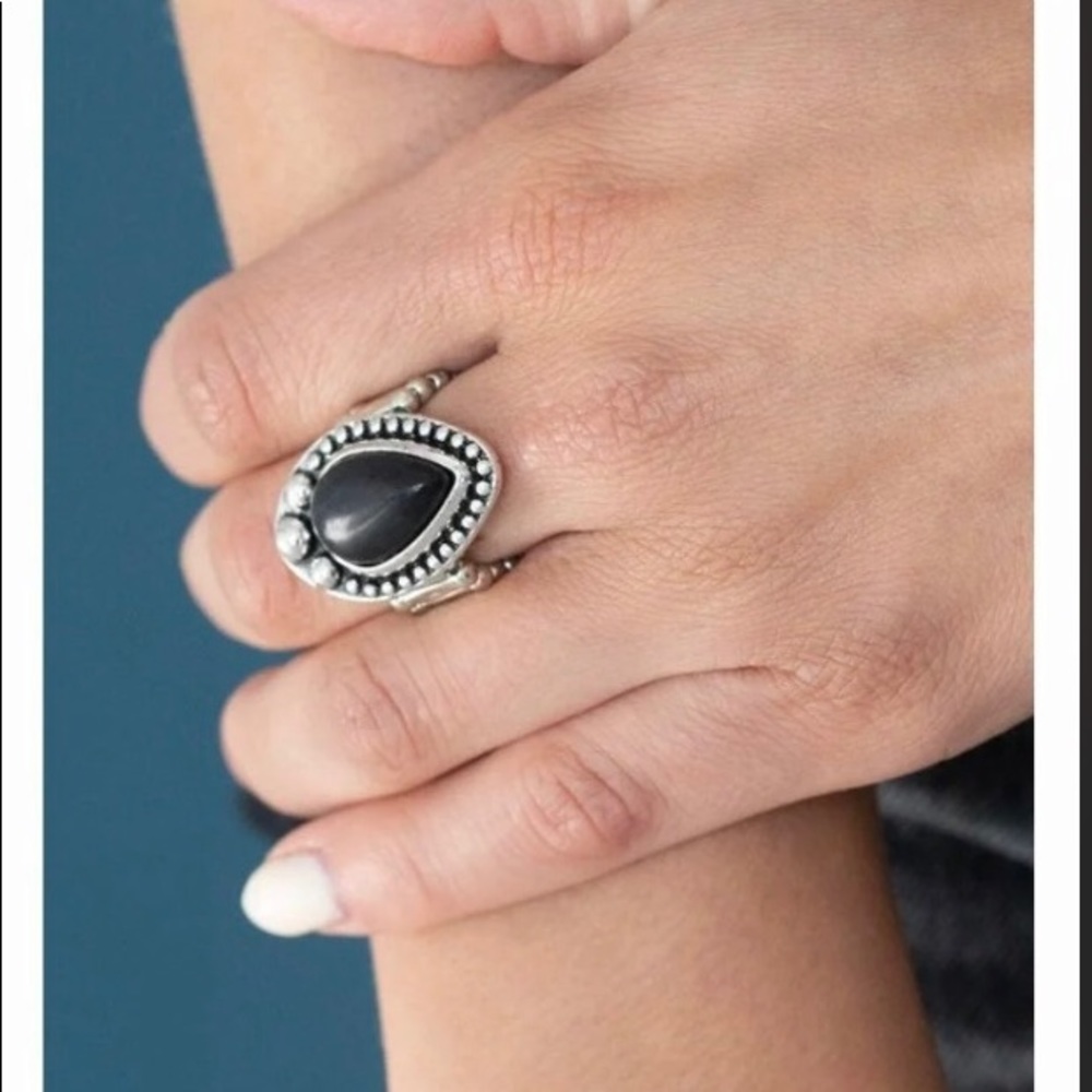 Top sellee ladies silver ring one size 6-12.